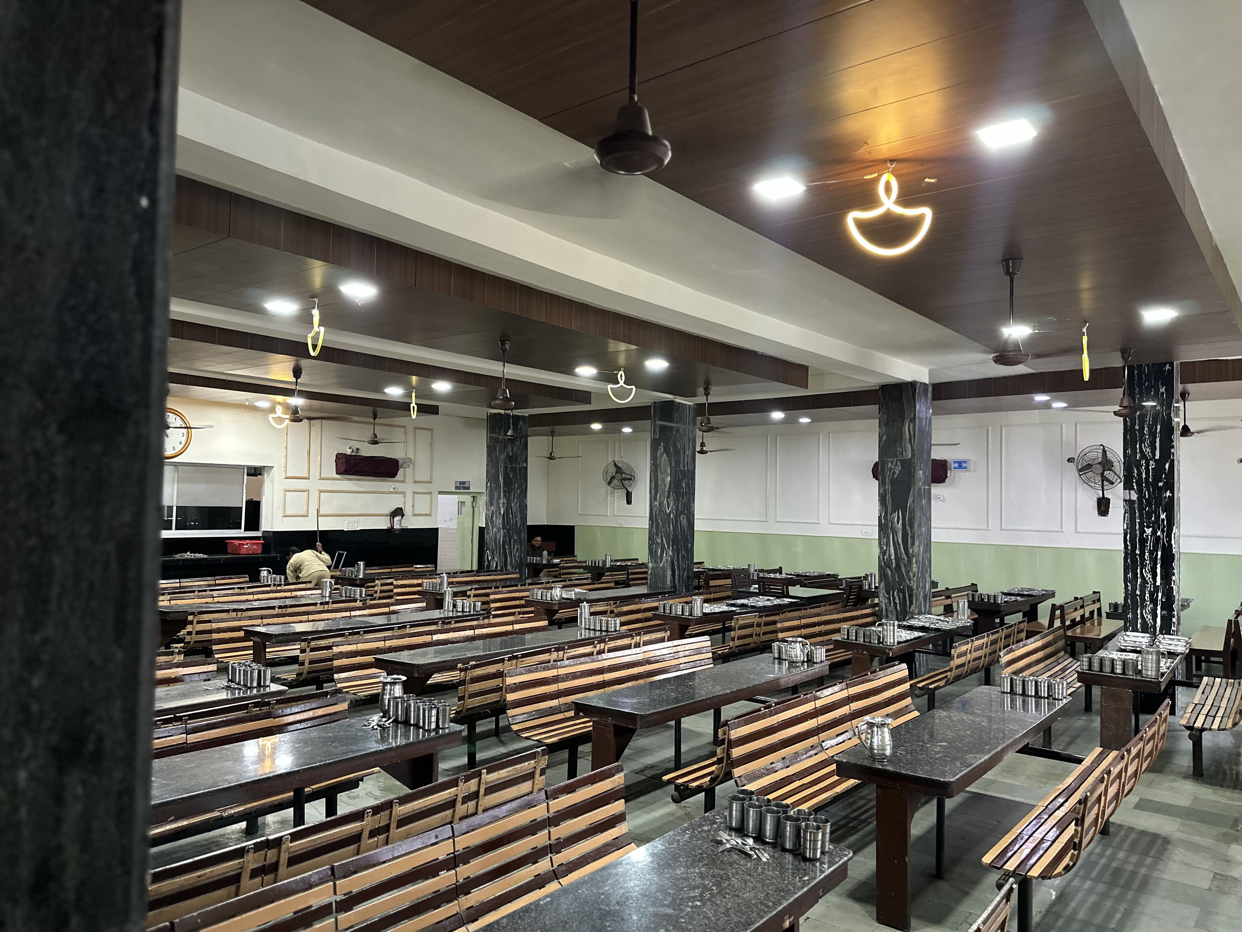 small kids eating food